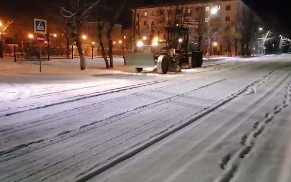 В Улан-Удэ уборка снега переходит в круглосуточный режим