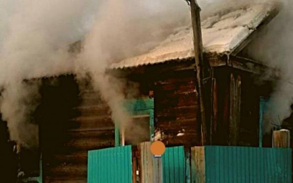 В районах Бурятии продолжают гореть жилые дома