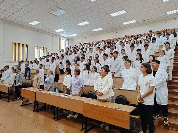 Глава Бурятии поздравил с Днём студенчества