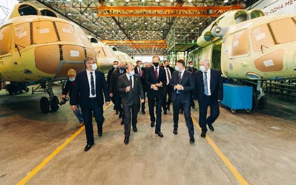 Глава Бурятии обсудил с министром промышленности и торговли России производство новой линейки авиатехники