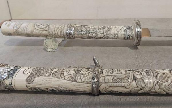 В музее Бурятии можно увидеть старинный японский меч Вакидзаси из слоновой кости