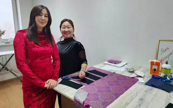 Мать двоих сыновей открыла в Улан-Удэ ателье по соцконтракту и помогает СВО