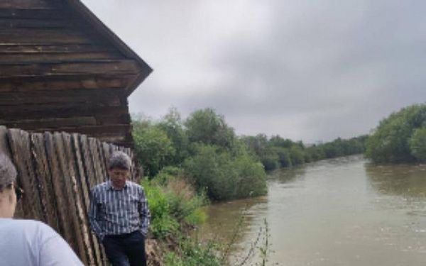 В Улан-Удэ дачным домам грозит подтопление