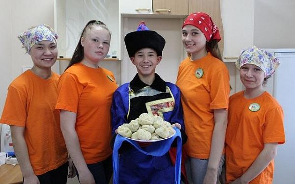 Дети Курумканского социального центра борются за победу во Всероссийском конкурсе юных кулинаров «Вкусные традиции»