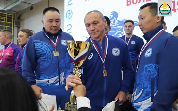 Сборная Бурятии победила на чемпионате ДФО по волейболу сидя
