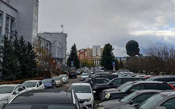 Общественник предлагает чиновникам Улан-Удэ пересесть на общественный транспорт