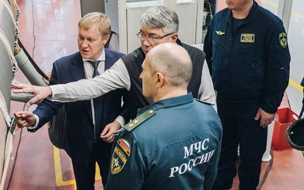 Глава МЧС России посетил улан-удэнский авиазавод