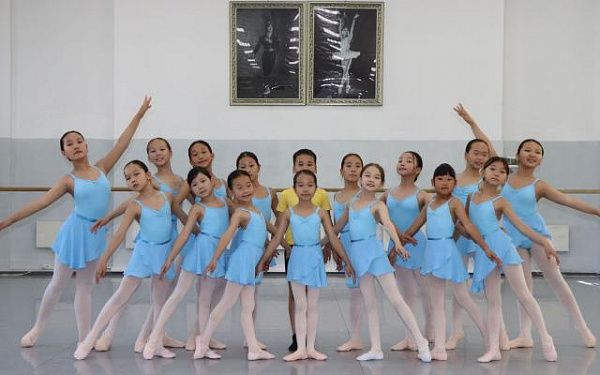 Русскому балету обучают в Бурятии детей из Монголии