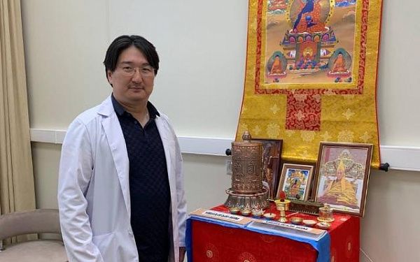 В Улан-Удэ врачи встретились с известным хирургом - депутатом Госдумы