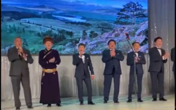 В Улан-Удэ с успехом прошел концерт первого мужского театра эстрады