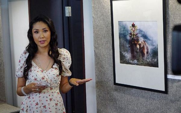 В Улан-Удэ популярная художница-иллюстратор открыла свою выставку   