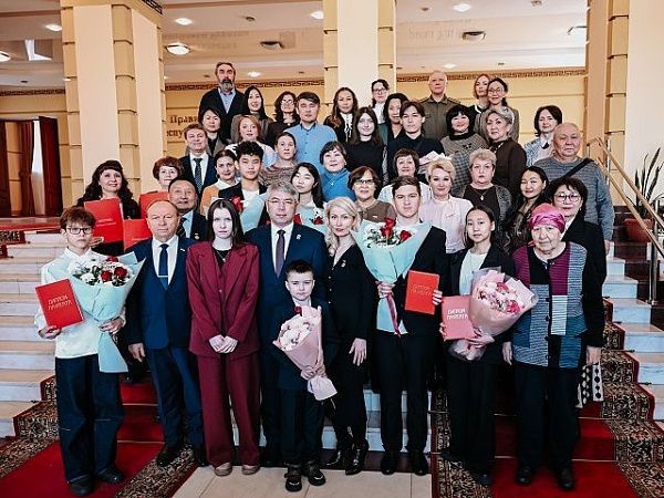 В преддверии Дня российской науки в Правительстве Бурятии вручили государственные премии