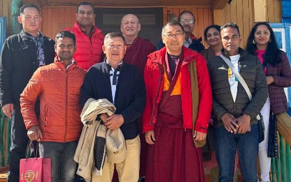 Глава российских буддистов принял консула Индии в Монголии