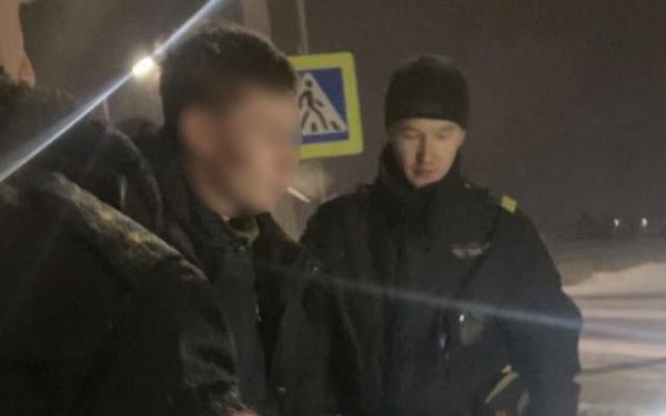 В Улан-Удэ 22-летний мужчина набрал полный пакет алкоголя, сигарет и скрылся из магазина