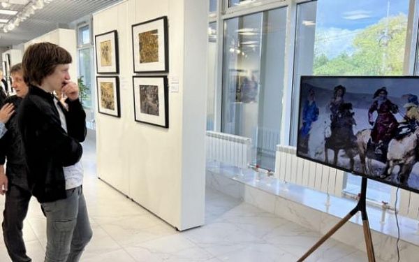 В Благовещенске открылась выставка бурятских художников