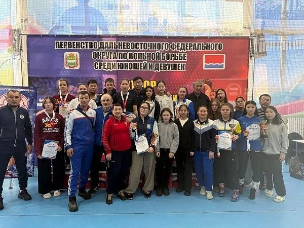 Бурятские борцы выиграли 27 медалей на первенстве ДФО