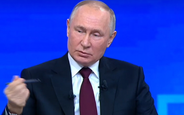 Путин заявил, что ситуация с обеспечением российских военных дронами в зоне СВО улучшается
