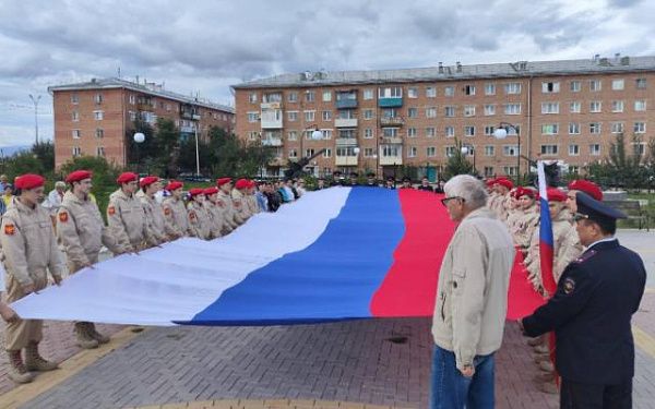 В Бурятии празднуют День Государственного флага России
