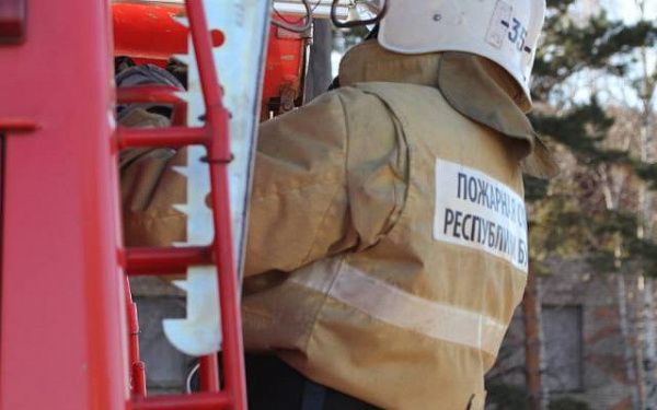 Женщина оказалась заблокирована в автомобиле в результате ДТП в Бурятии