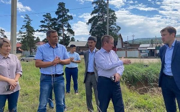 Депутаты горсовета Улан-Удэ проехали по проблемным точкам округа №27