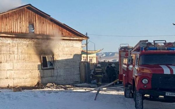 В пригородном селе Бурятии при пожаре погибла пенсионерка 