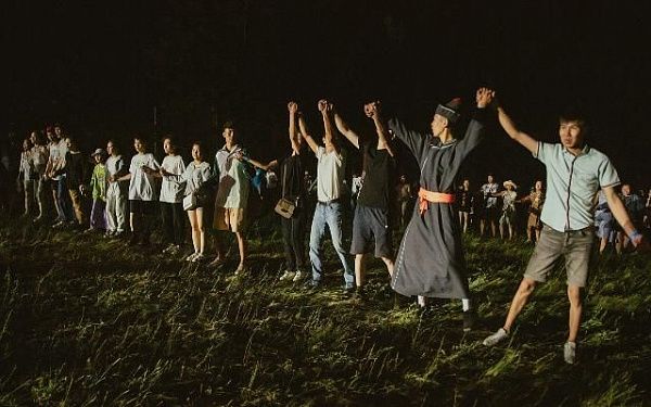 В Улан-Удэ научат танцевать "ёхор" иностранных студентов
