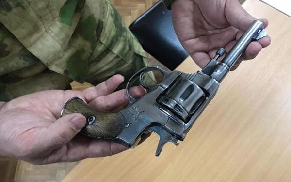 В Улан-Удэ росгвардейцы изъяли старинное оружие