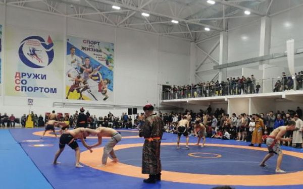В Улан-Удэ состоялся Республиканский турнир по бурятской борьбе