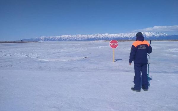 Бурятские спасатели обеспечивают безопасность "Байкальского лыжного марафона"