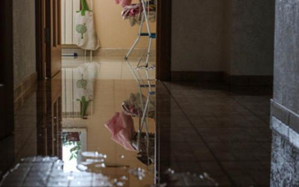 Улан-удэнка взыскала с “управляшки” 156 тыс рублей за затопленную квартиру