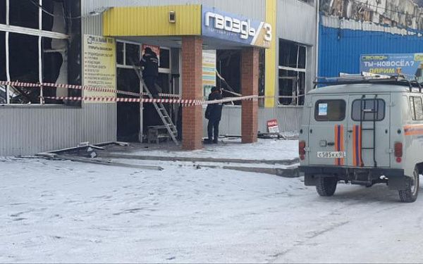 Проникновение в сгоревший ТЦ в Улан-Удэ может угрожать жизни и здоровью, пишут спасатели 