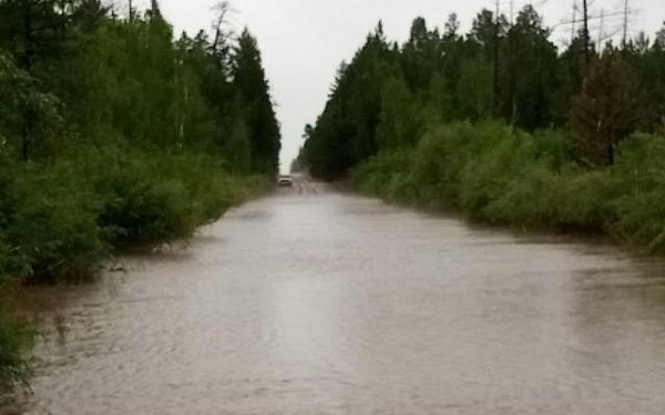 В Бурятии подтопило региональную дорогу из-за обильных дождей