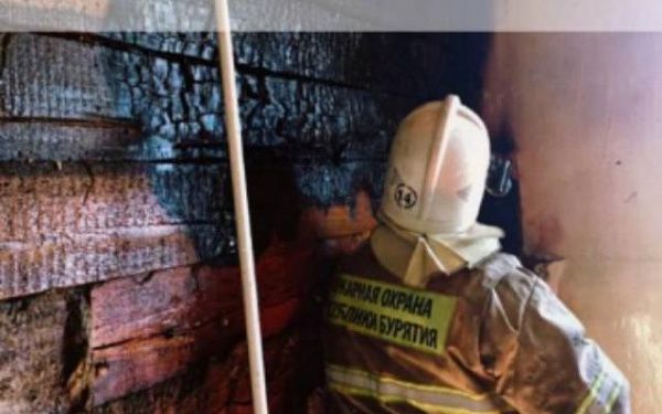 На севере Бурятии пожарный доброволец не дал разгореться сельской библиотеке