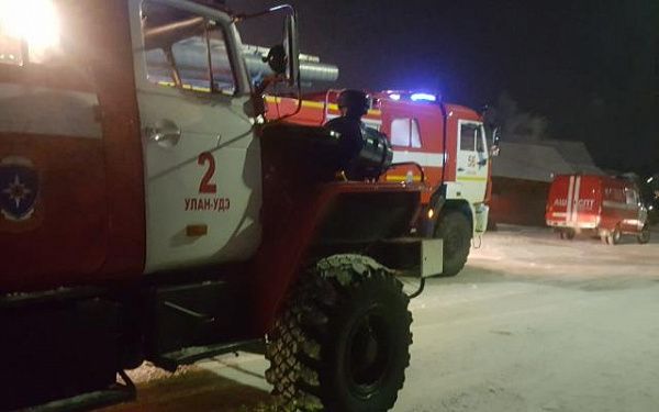 Сотрудники МЧС России ликвидировали пожар в частном секторе Улан-Удэ