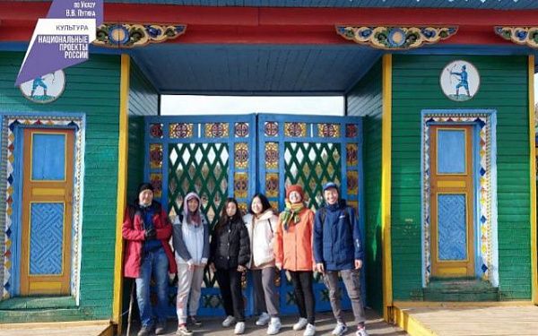 Волонтеры культуры Бурятии провели субботник в Этнографическом музее