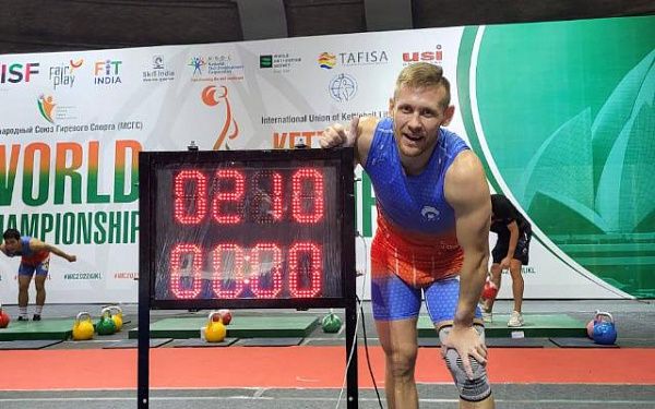 Мастер спорта из Бурятии на индийском помосте поставил новый мировой рекорд