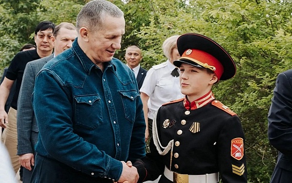 Юрий Трутнев посетил Республиканскую кадетскую школу-интернат имени Героя России Виталия Сукуева в Улан-Удэ