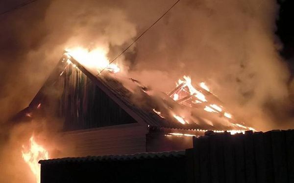 Пять семей лишились крова в новогодние праздники в Бурятии из-за пожара 