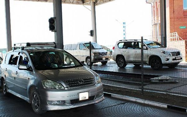 52 млн руб. таможенных платежей заплатят иностранцы в Бурятии за не вывезенные в срок автомобили