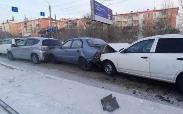 В Улан-Удэ пьяный водитель устроил массовое ДТП