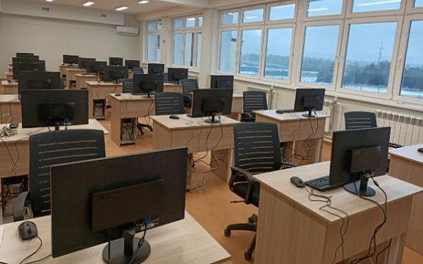 В Нижних Тальцах завершилось строительство школы