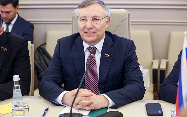 Сенатор Российской Федерации А.Г. Варфоломеев поздравил жителей Бурятии с Днём знаний