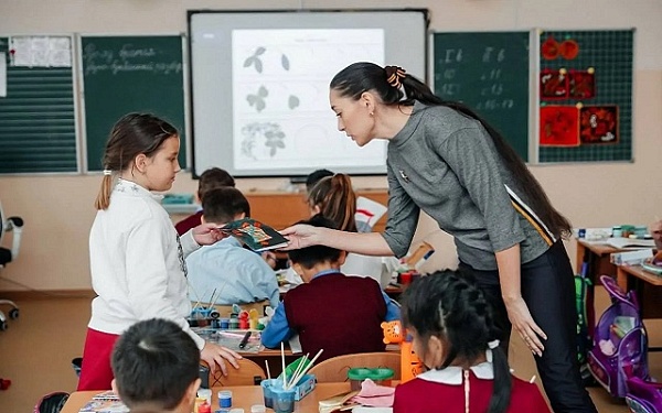 Глава Бурятии: С Днём учителя, наши дорогие архитекторы судеб!