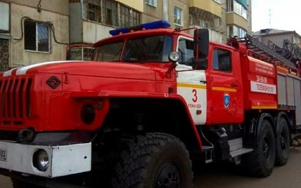 На пожаре в Улан-Удэ огнеборцы спасли 5 человек