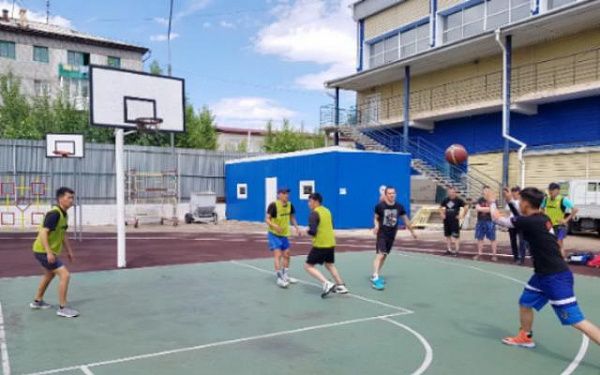 В Улан-Удэ сотрудники УФСИН разыграли кубок по стритболу