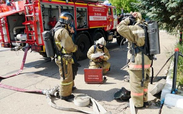 В Бурятии росгвардейцы совместно с огнеборцами прошли пожарно-тактические учения