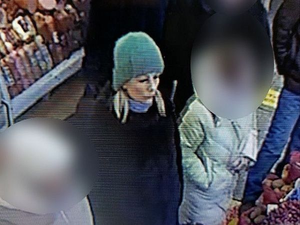 Полицейские разыскивают подозреваемую в краже денег с банковской карты