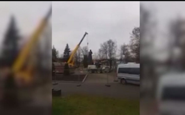 Власти Латвии начали работу по сносу очередного памятника советским воинам