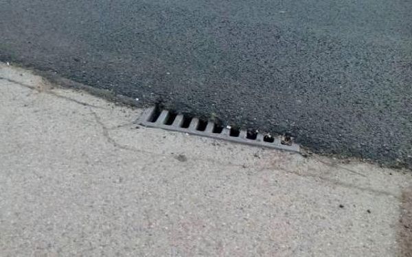 В Улан-Удэ при ремонте улицы закатали в асфальт ливневую канализацию