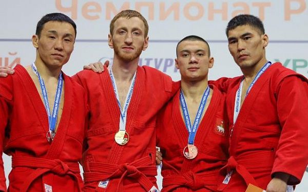 Самбист из Бурятии стал серебряным призёром на чемпионате России